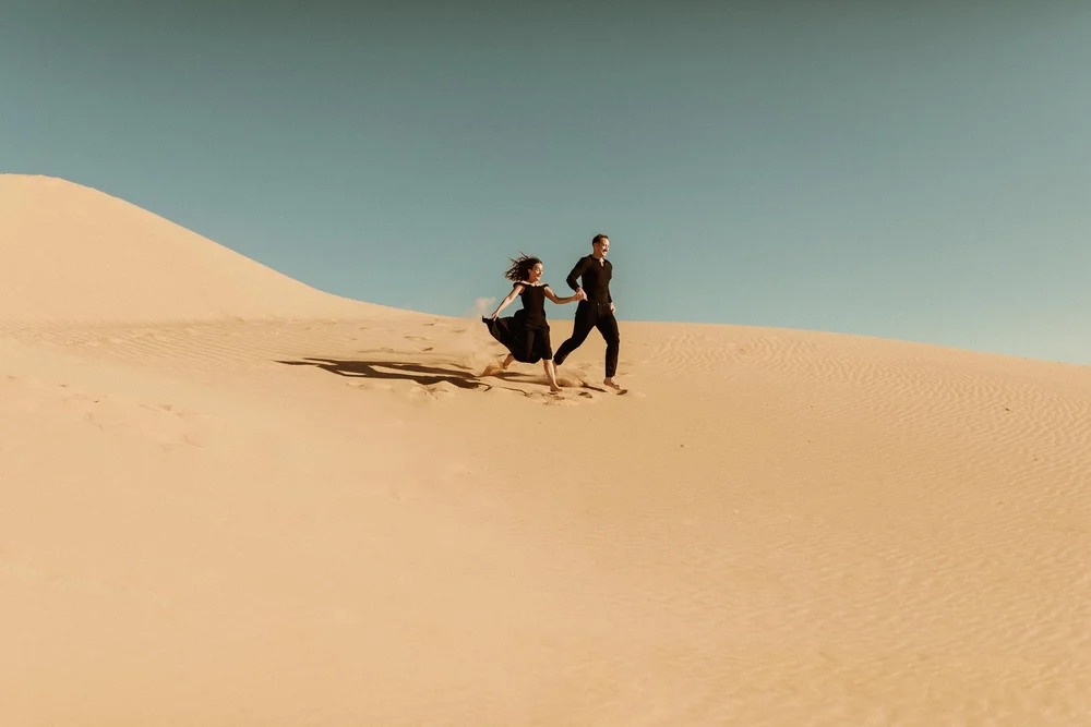 Candid couples photography at the sand dunes
