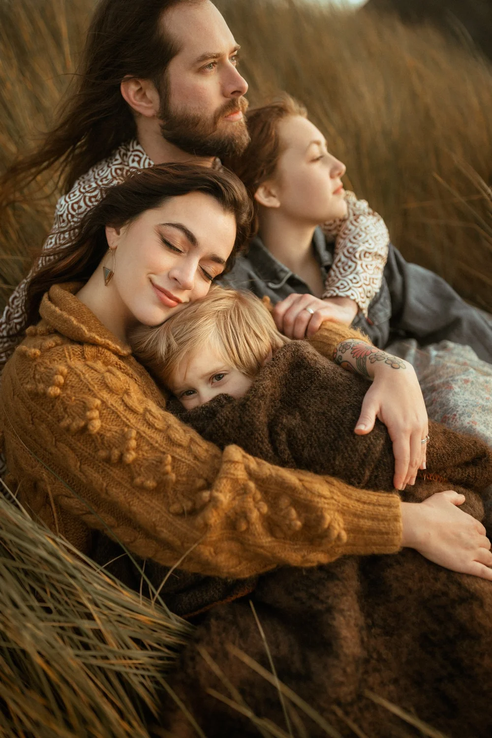 Vintage-styled family photoshoot on the Oregon Coast